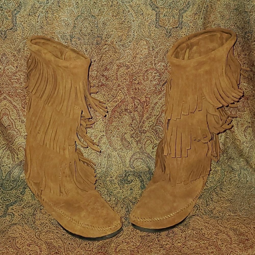 Minnetonka Soho Fringe Boots Sz: 8